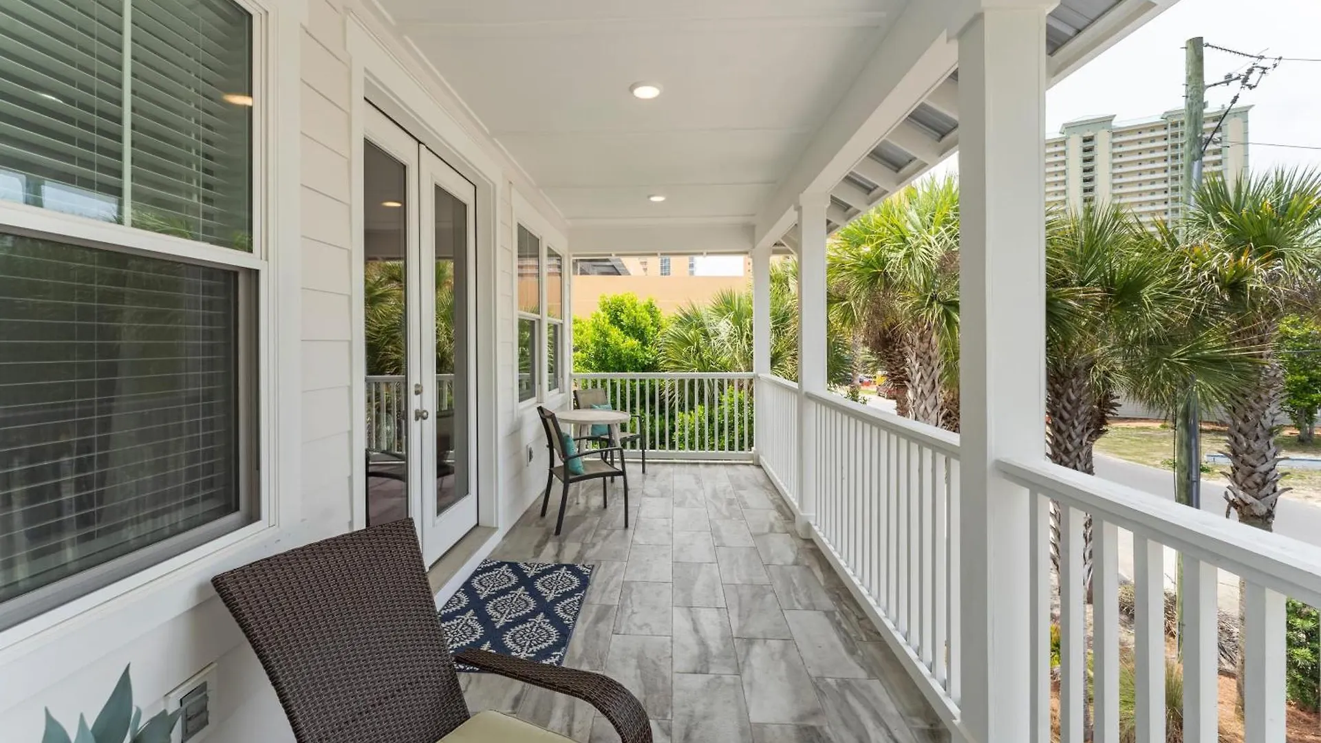 Pool Patio Outdoor Dining Walk To Shore Pier Park Sanctuary On Sands Panama City Beach Semesterbostad