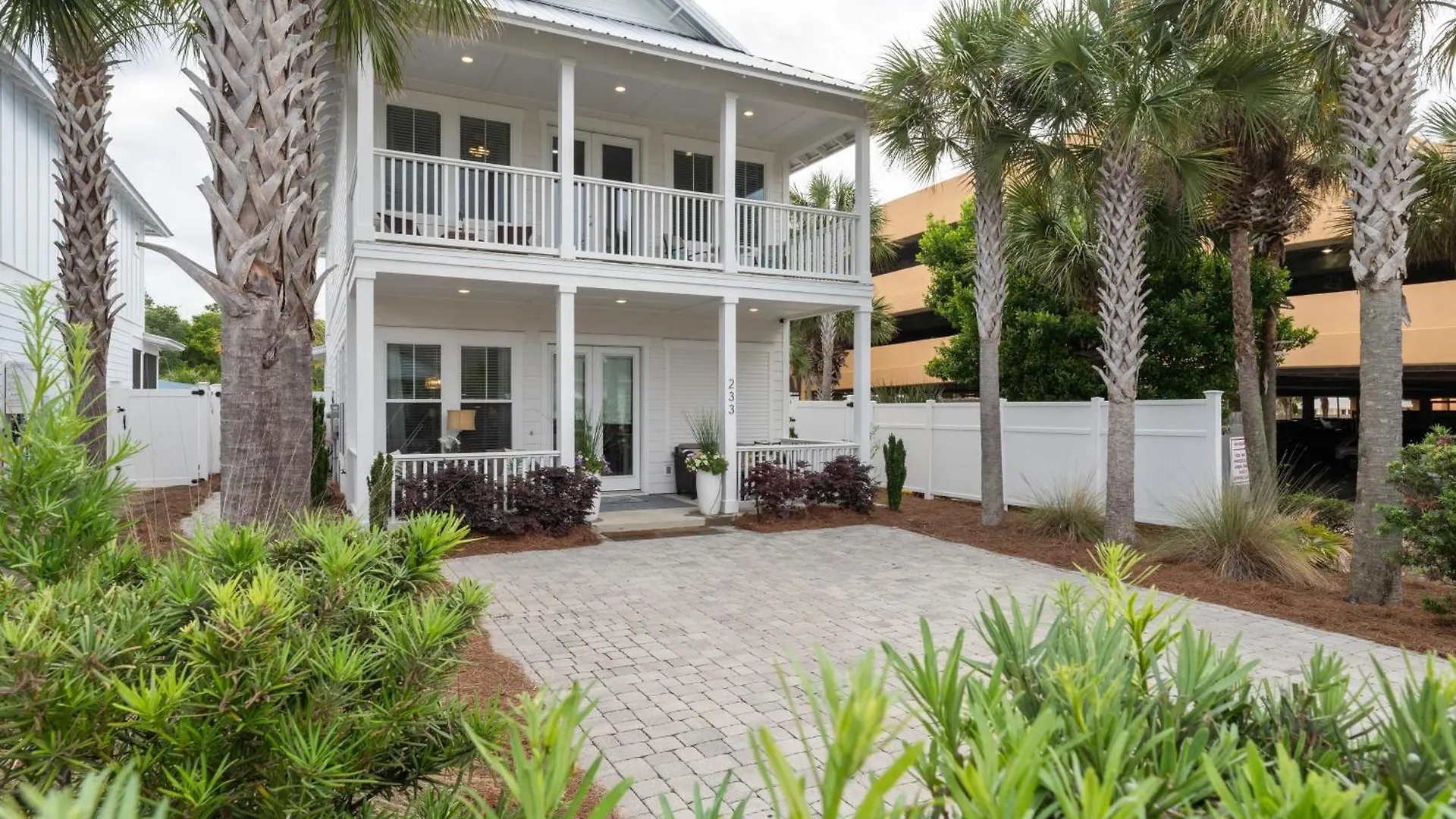 Semesterbostad Pool Patio Outdoor Dining Walk To Shore Pier Park Sanctuary On Sands Panama City Beach USA